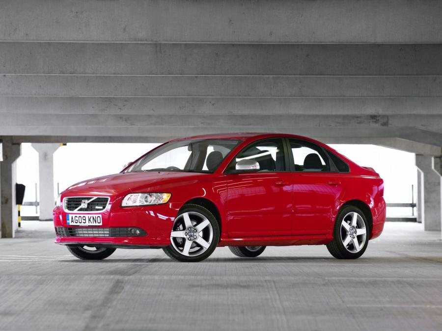  Volvo S40 R-Design 2008 года  (UK) (фото 3 из 8)